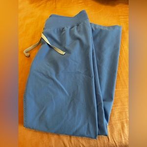 Figs scrubs Livingston basic scrub pants medium petite ceil blue